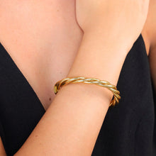Aura Twist